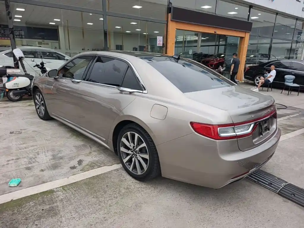 Lincoln Continental — миниатюра 5