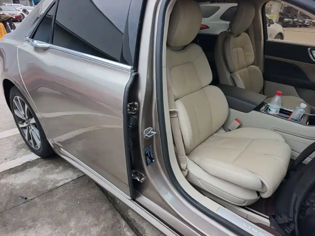 Lincoln Continental — миниатюра 25