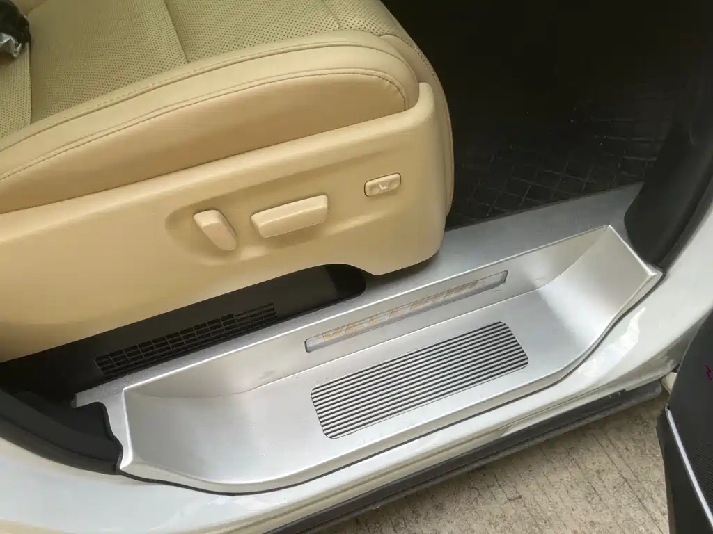 Toyota Vellfire 2023 2.5L HV