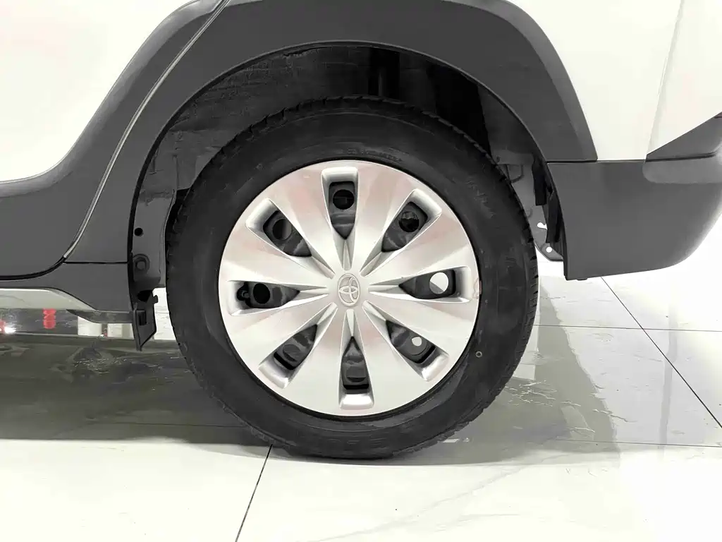 TOYOTA YARIS L ZHIXUAN