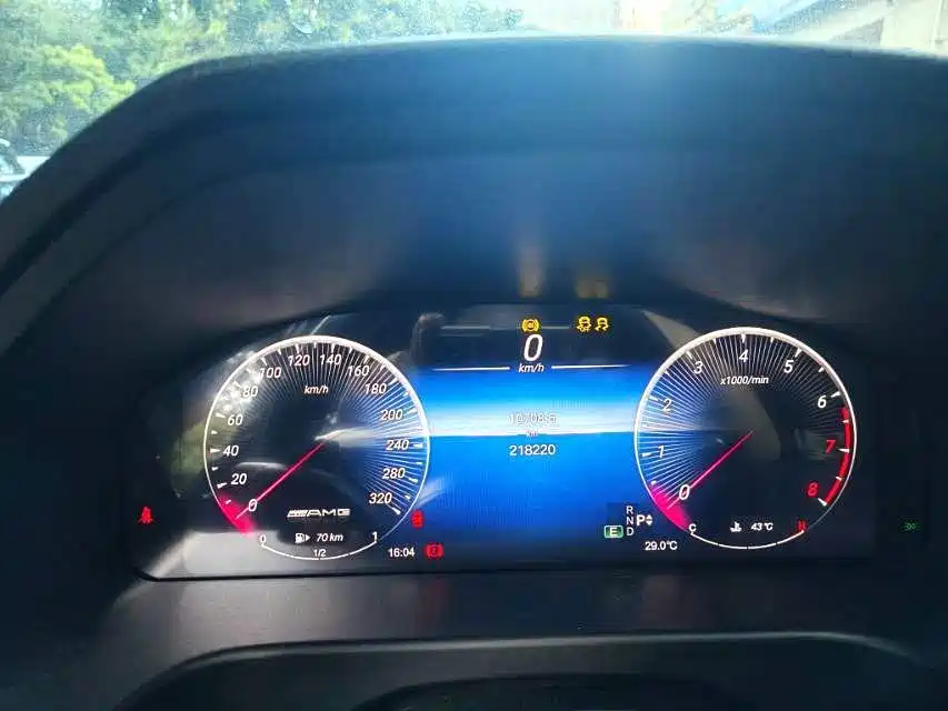 Mercedes-Benz E-Class — миниатюра 12