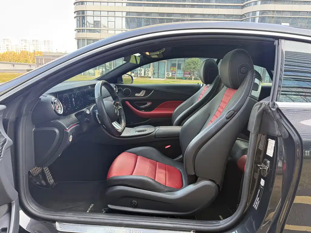 MERCEDES-BENZ E CLASS