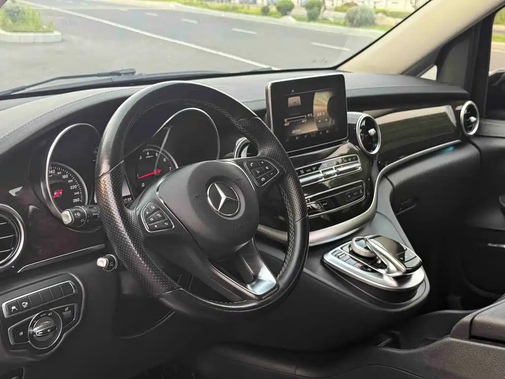 Mercedes-Benz V-Class V 2017 V 260 L Luxury Long Wheelbase