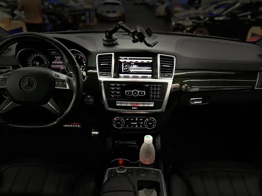 Mercedes-Benz GL-Class — миниатюра 7