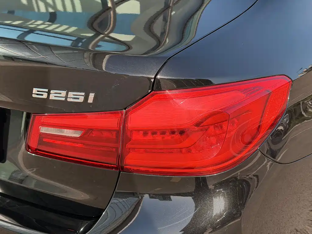 BMW 5 Series (Import) — миниатюра 27