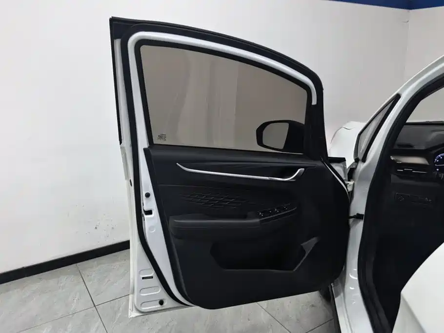 Geely Vision X3 X3 2021 PRO 1.5L CVT Luxury