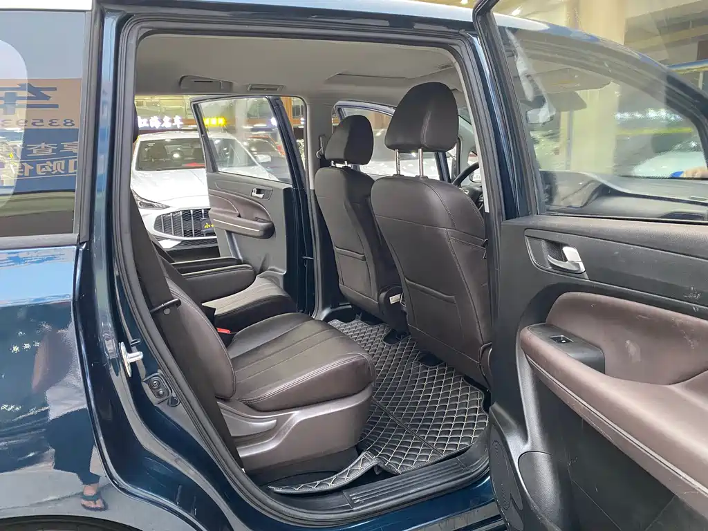 GAC M6 2019 270T AT Luxury （ мест） V