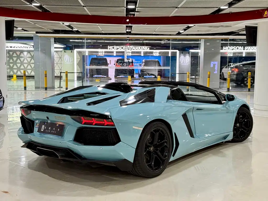 Lamborghini Aventador — миниатюра 4
