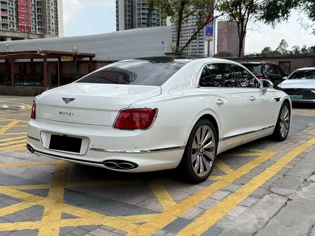 Bentley Flying Spur — миниатюра 11