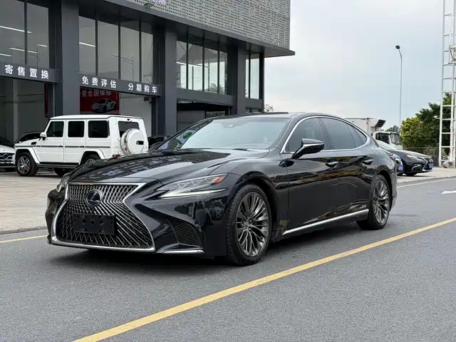 LEXUS LS 2019