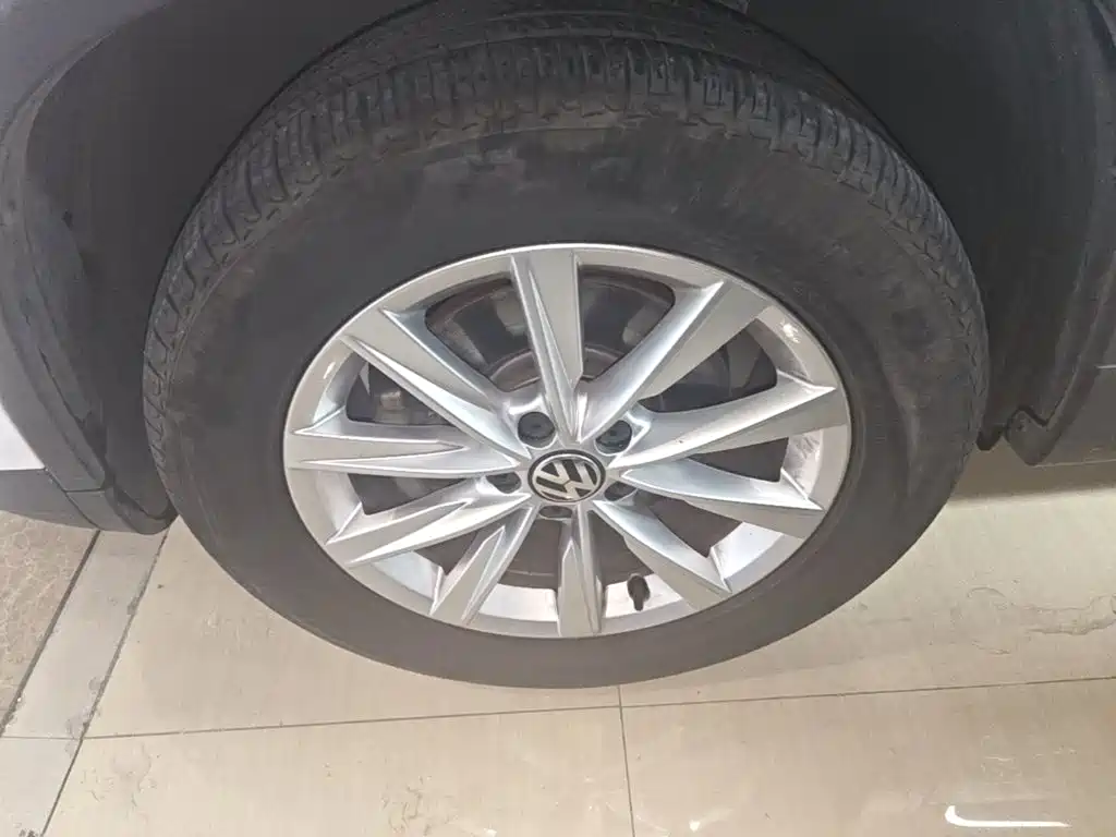 Volkswagen Tiguan — миниатюра 23