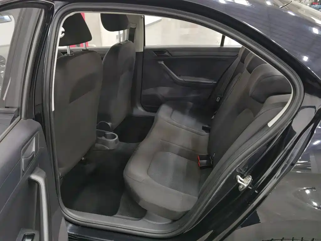 Volkswagen Jetta — миниатюра 15