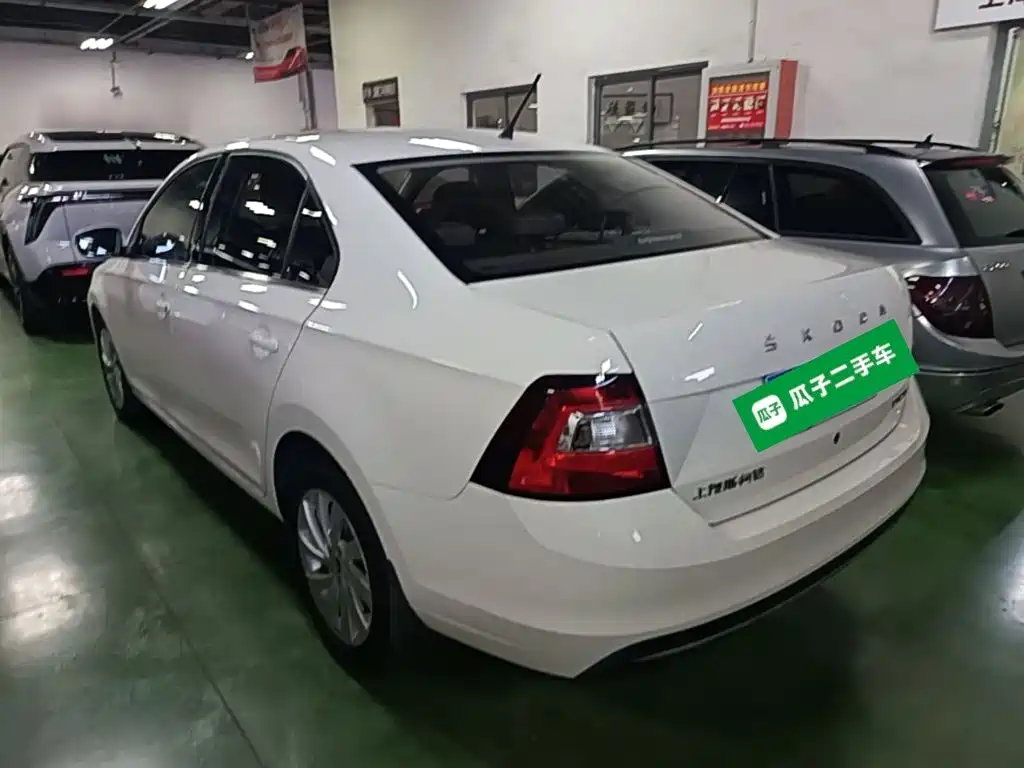 Skoda Rapid — миниатюра 5