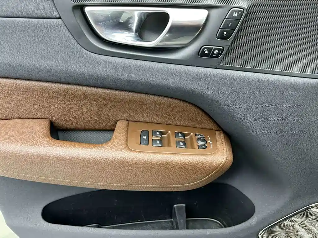 Volvo XC60 — миниатюра 17