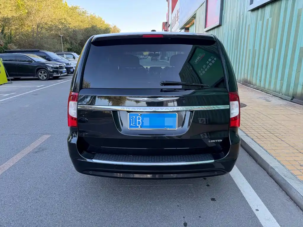Chrysler Grand Voyager (Import) — миниатюра 17