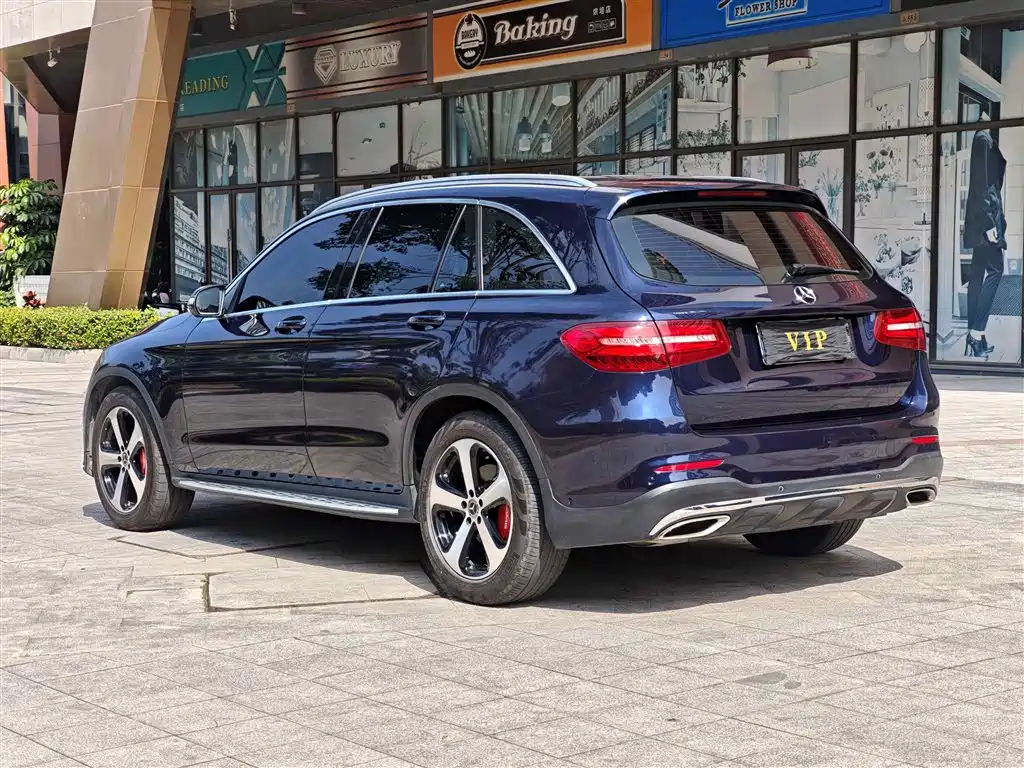 MERCEDES-BENZ GLC