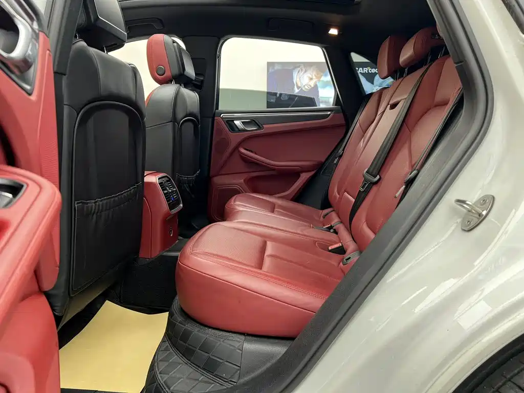 Porsche Macan — миниатюра 21