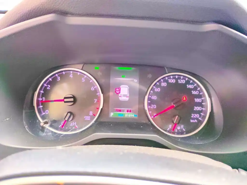 Toyota RAV4 — миниатюра 7