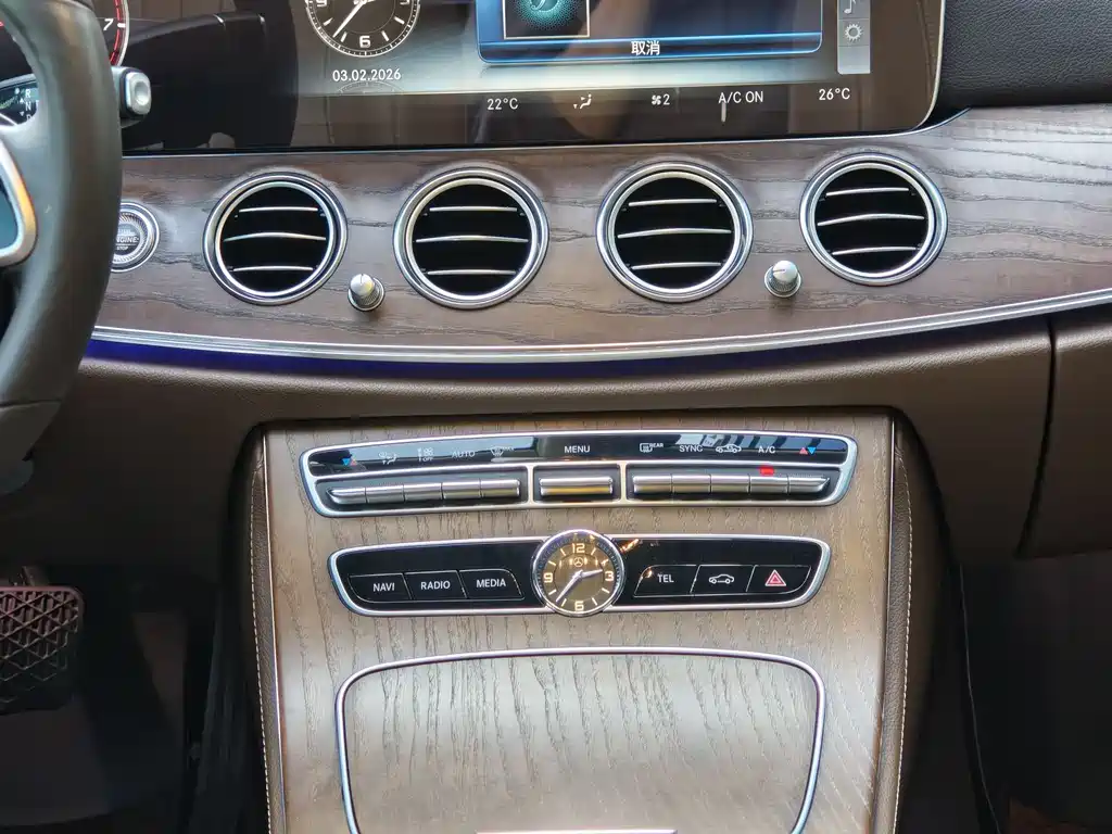 MERCEDES-BENZ E CLASS