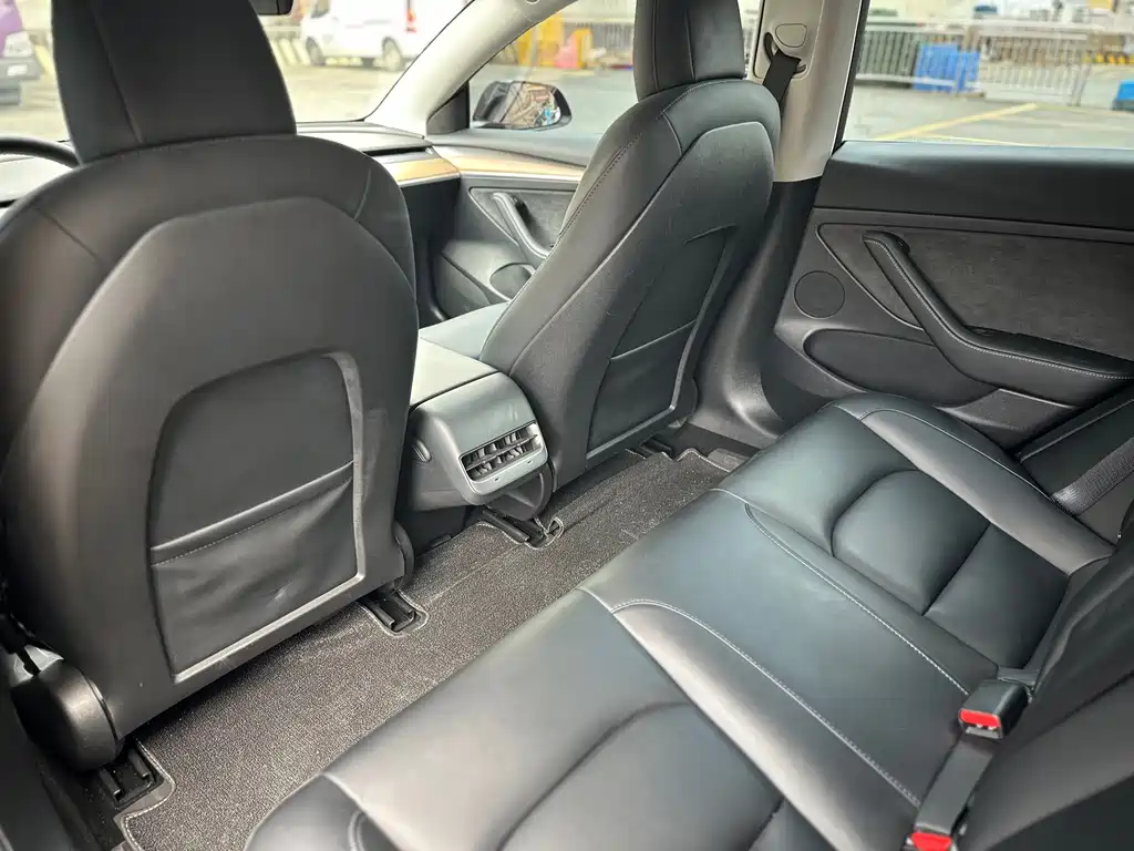 Tesla Model 3 — миниатюра 9