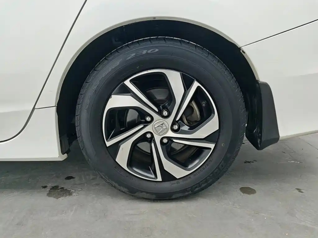 Honda Accord — миниатюра 11