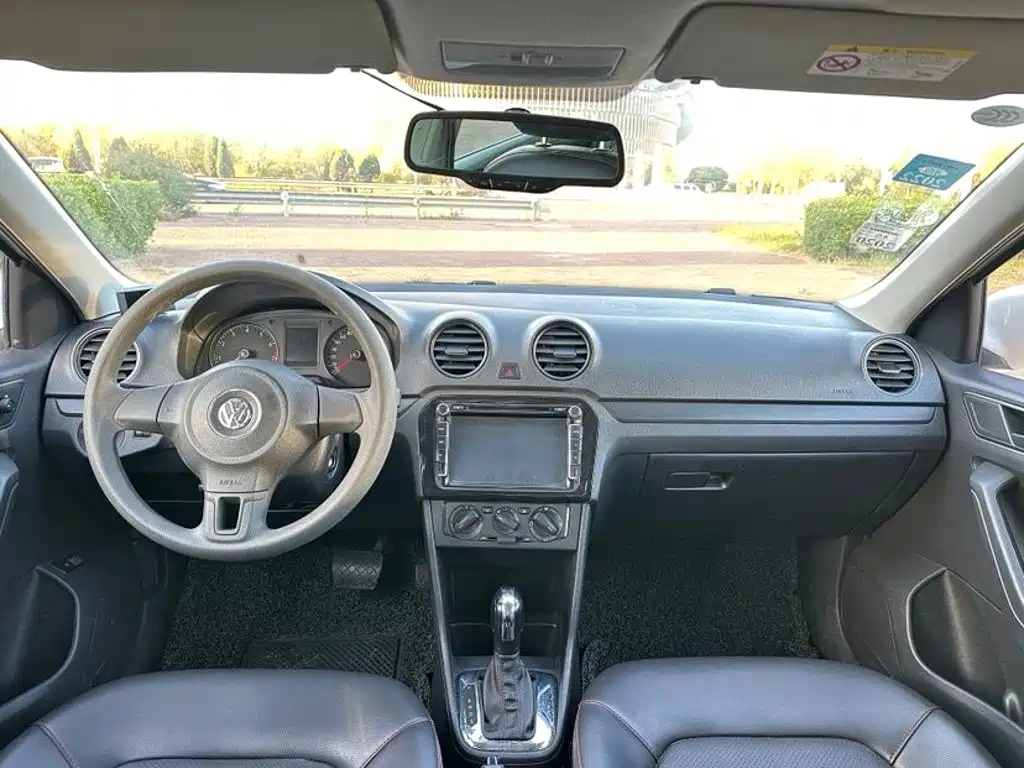 Volkswagen Jetta — миниатюра 8