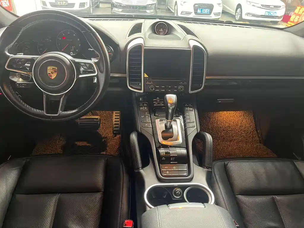 PORSCHE CAYENNE
