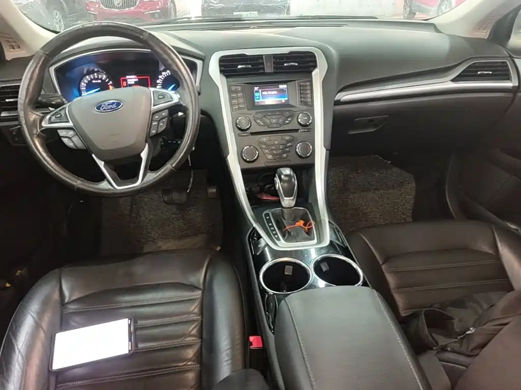 Ford Mondeo — миниатюра 10