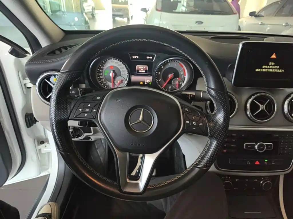 Mercedes-Benz GLA — миниатюра 11