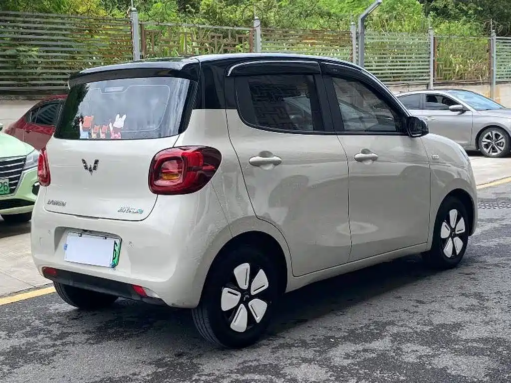 Wuling MINIEV — миниатюра 6