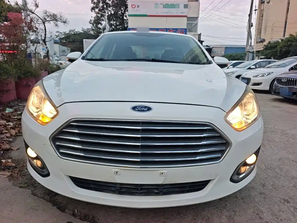 Ford Escort — миниатюра 3