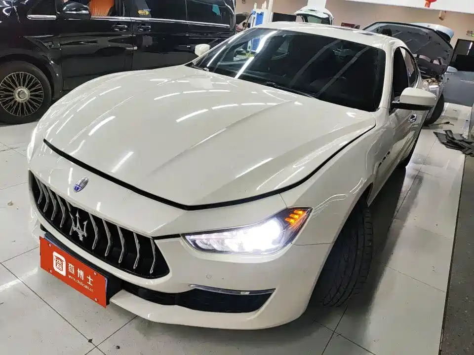 Купить Maserati Ghibli