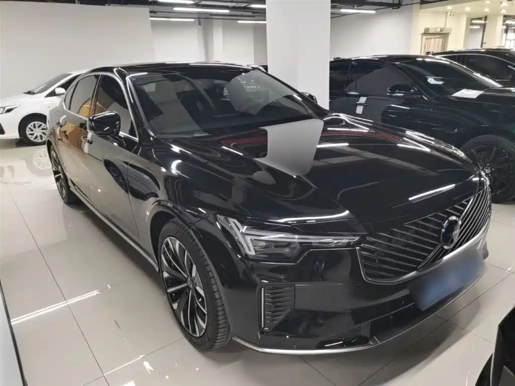 Volvo S90 2026 B5 Luxury