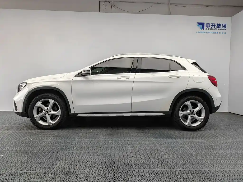 Mercedes-Benz GLA — миниатюра 7