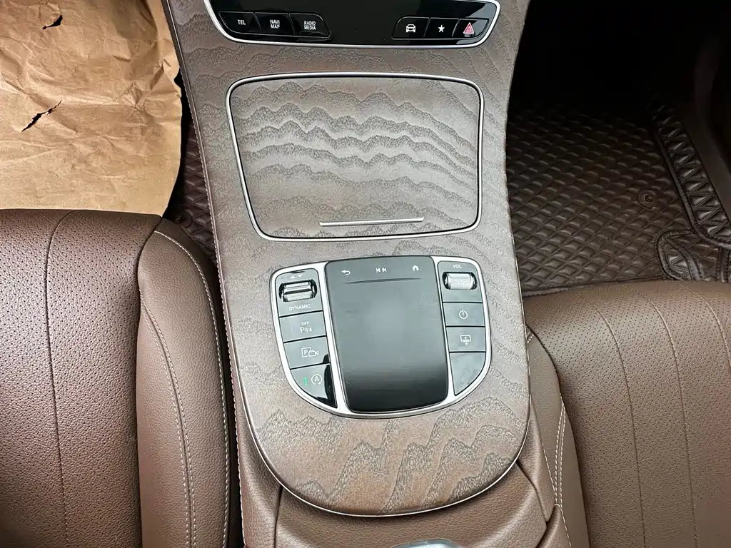 Mercedes-Benz E-Class — миниатюра 14