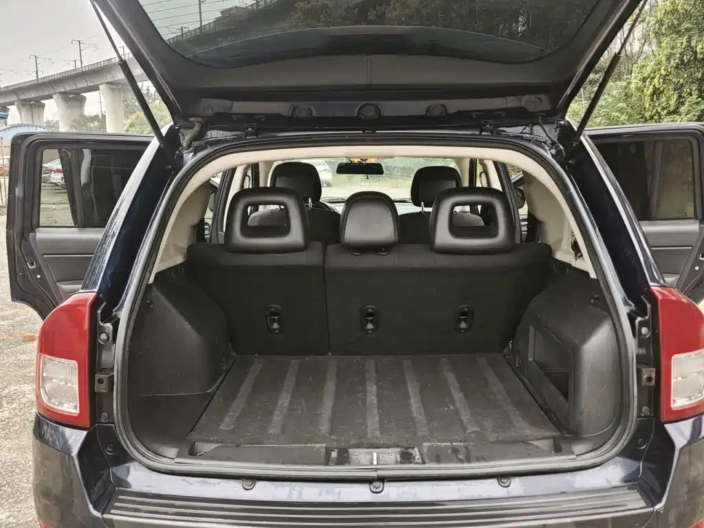 Jeep Compass (Import) — миниатюра 11