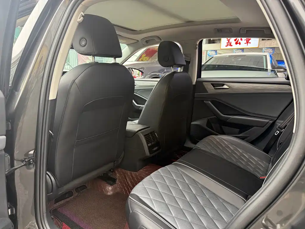 Volkswagen Sagitar — миниатюра 6