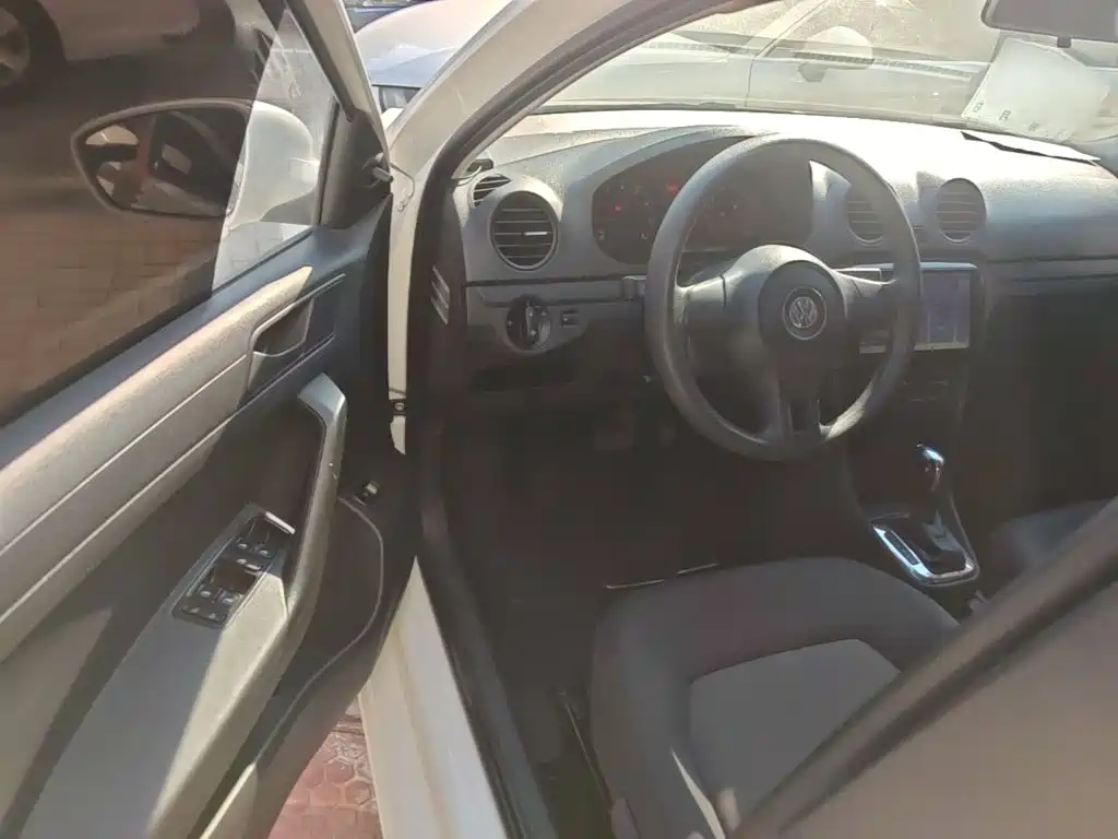 Volkswagen Jetta — миниатюра 16