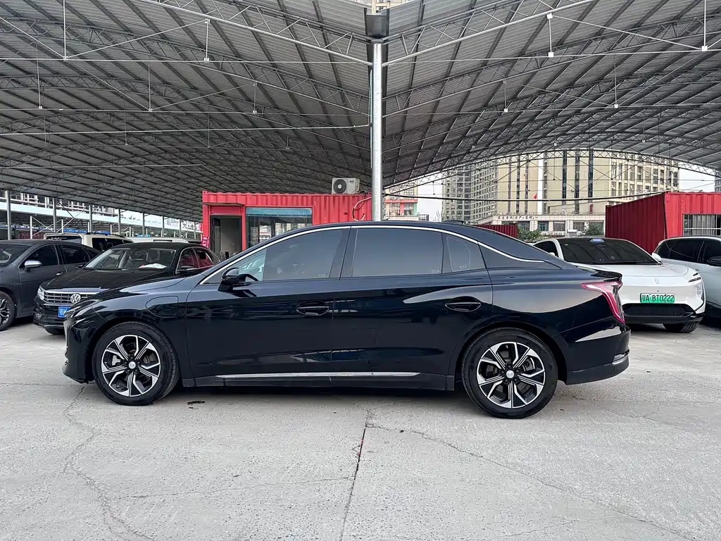Hongqi Hongqi E-QM5 — миниатюра 4
