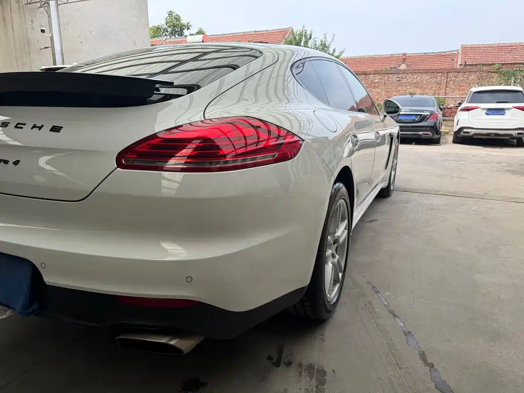 Porsche Panamera — миниатюра 7