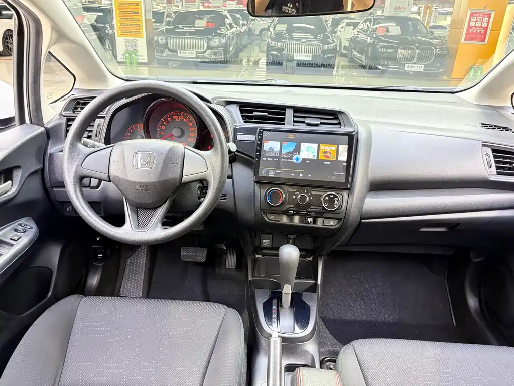 Honda Fit — миниатюра 6