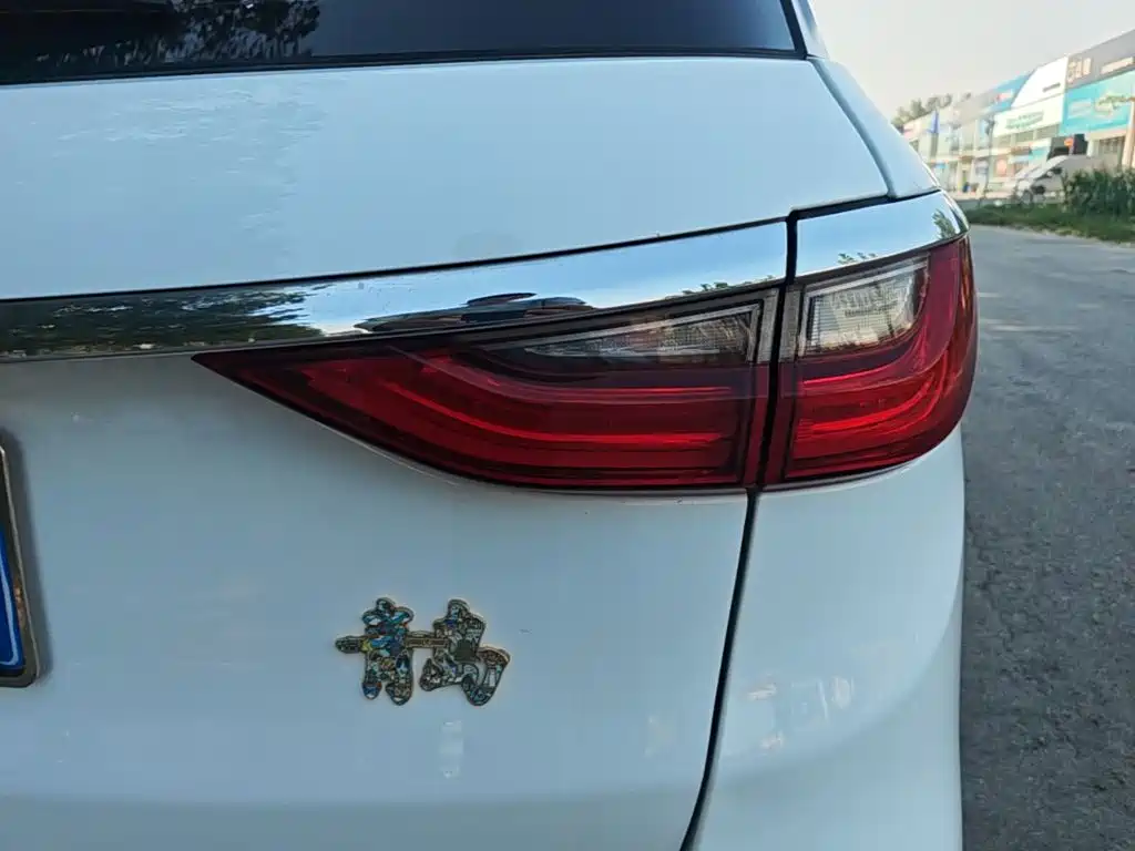 BYD MAX — миниатюра 8