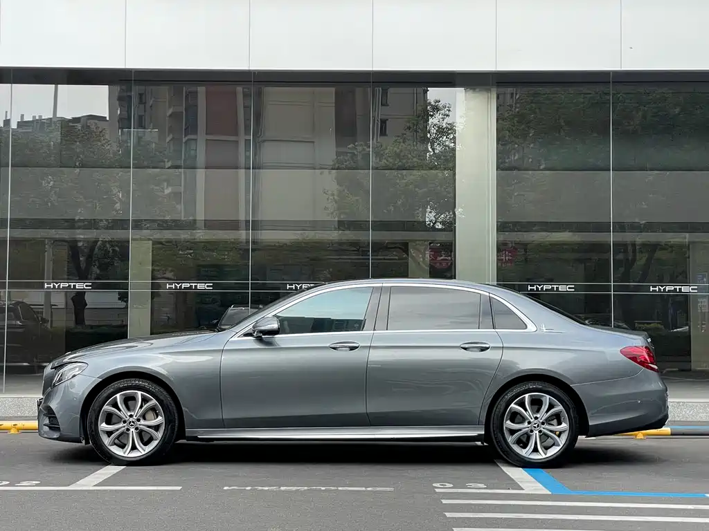 Mercedes-Benz E-Class — миниатюра 4