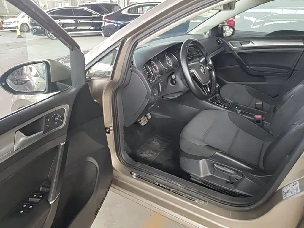 Volkswagen Golf — миниатюра 16