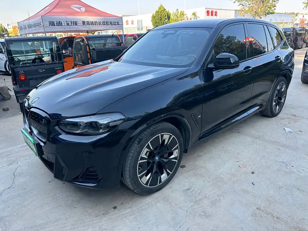 BMW iX3