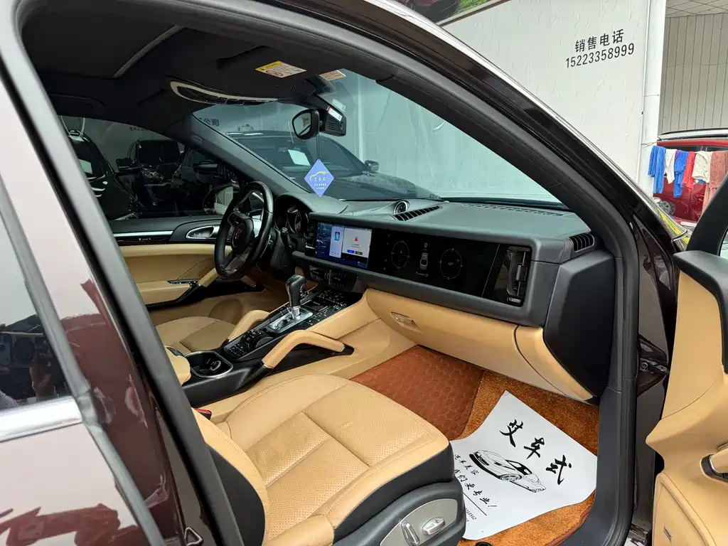 Porsche Cayenne — миниатюра 10