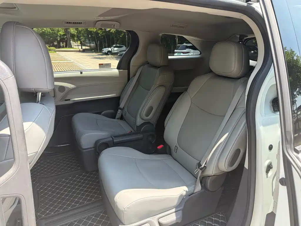 Toyota Sienna 2023 2.5L Comfort