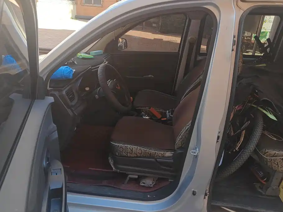 Wuling Hongguang V — миниатюра 9
