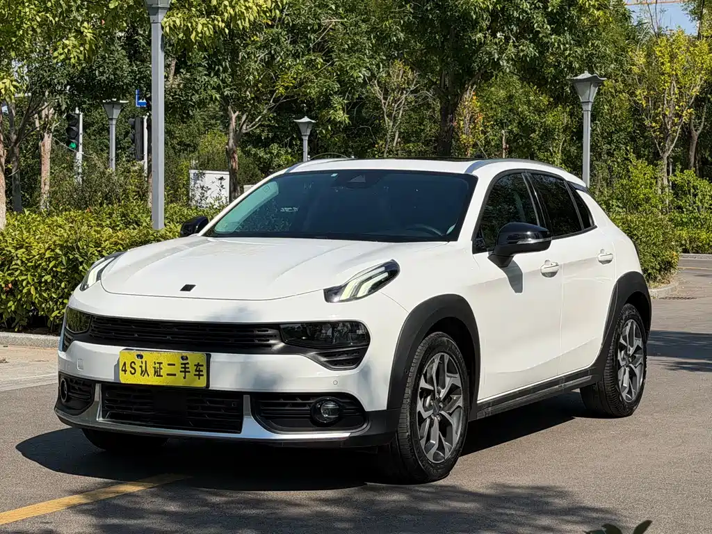 Lynk & Co 02