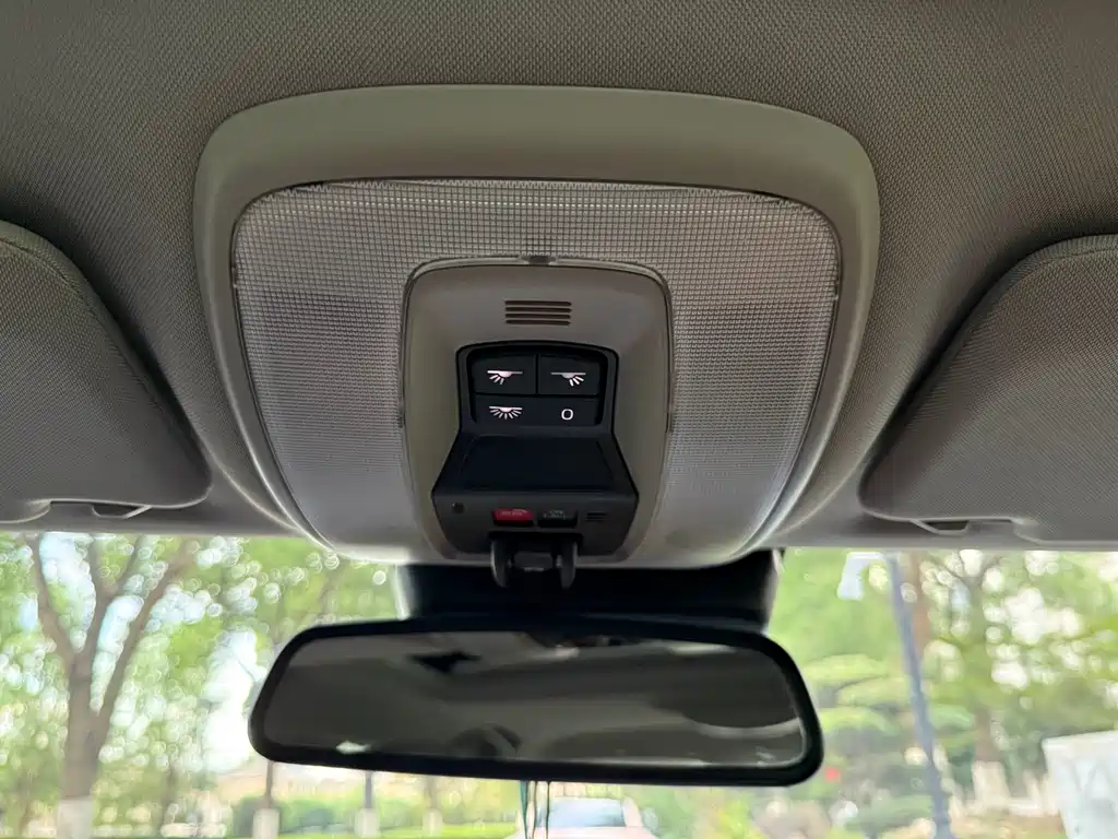 Volvo S60 PHEV — миниатюра 18